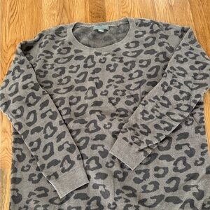 Super Cozy Barefoot Dreams Woman’s Sweater. Size M.